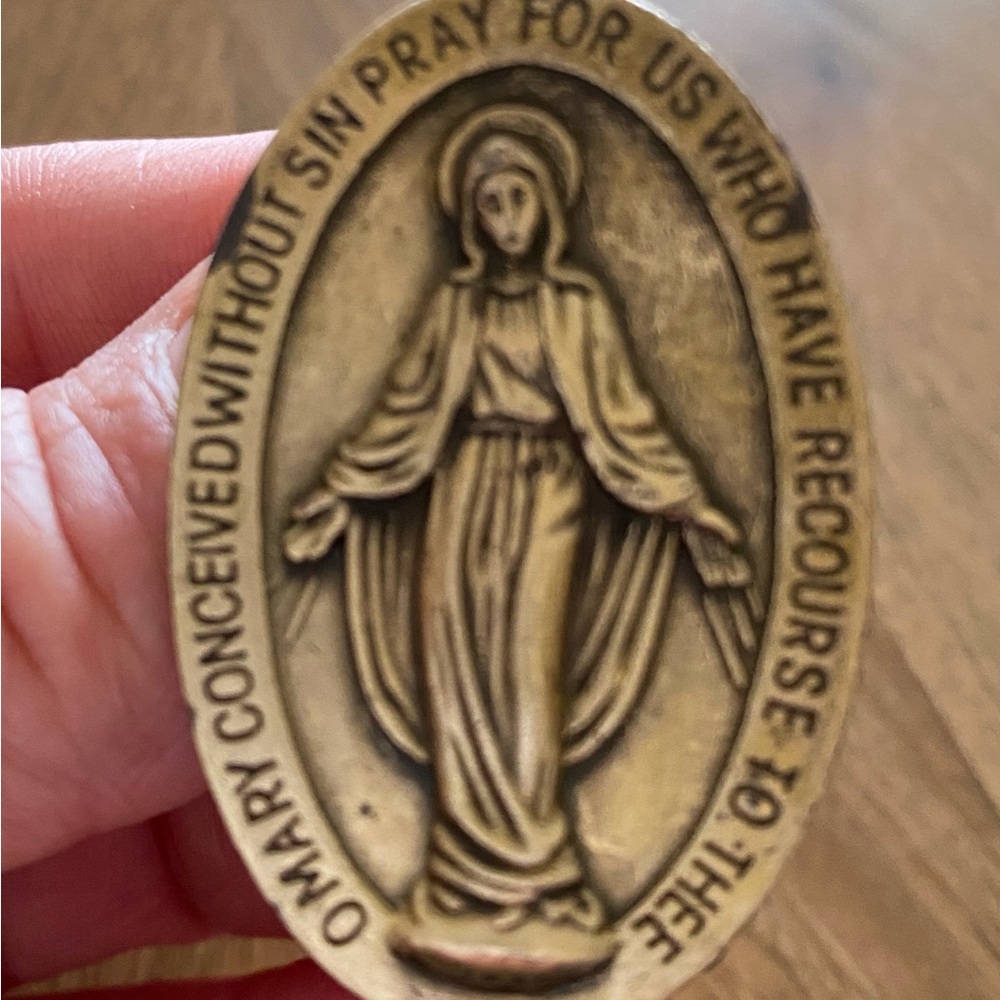 Vintage Brass Toned Oval Bookmark/Visor Clip With Mary “Pray For Us” & Bonus